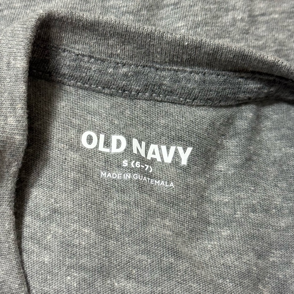 Old Navy Youth Boy Size Small (6-7) Charcoal Gray Shirt With Spaceship Image - Picture 11 of 12